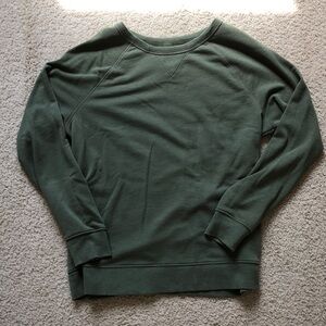 Old Navy light weight mountain green crew neck
